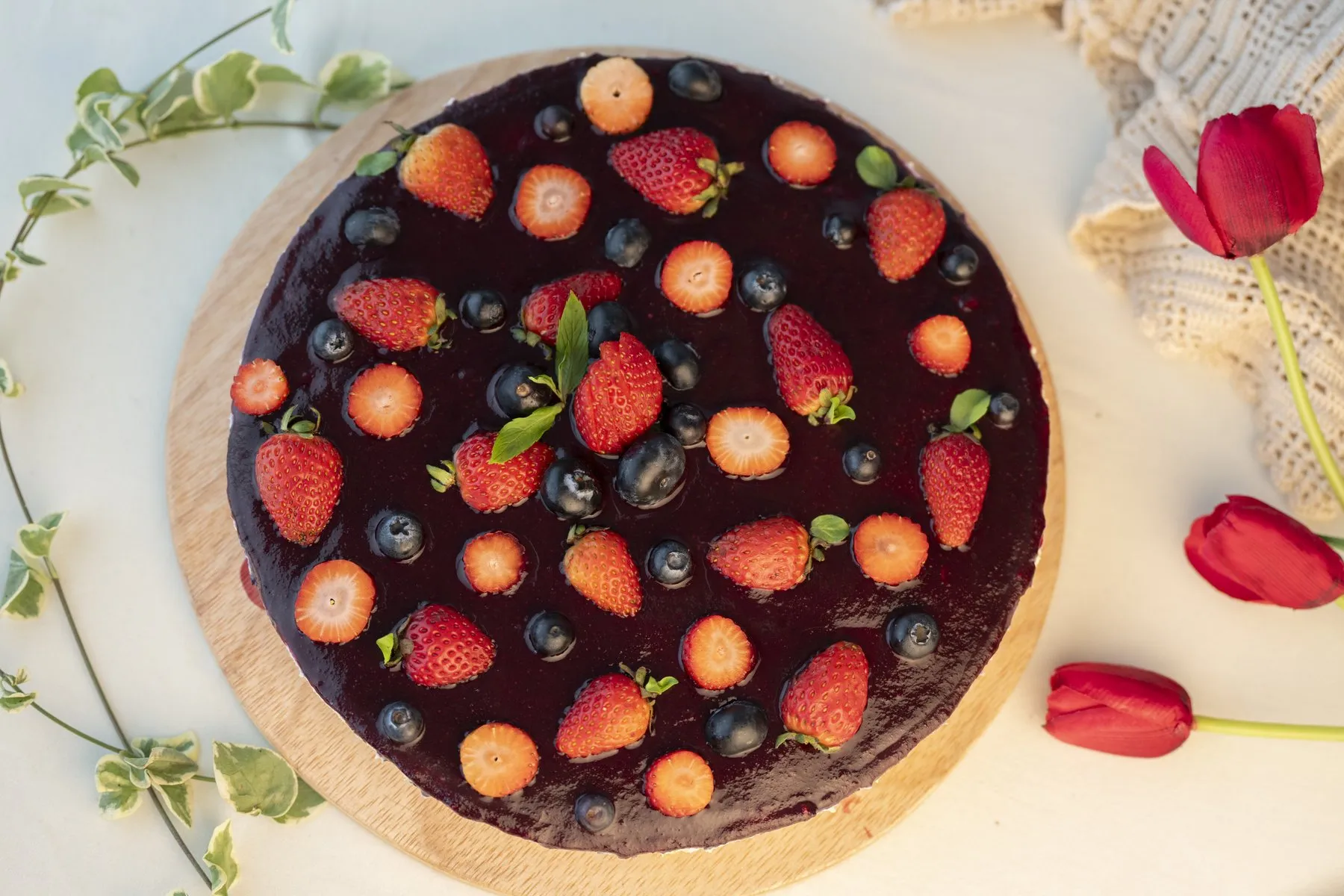 Cheesecake entero con frutos rojos de Tamarinda para compartir en Quito