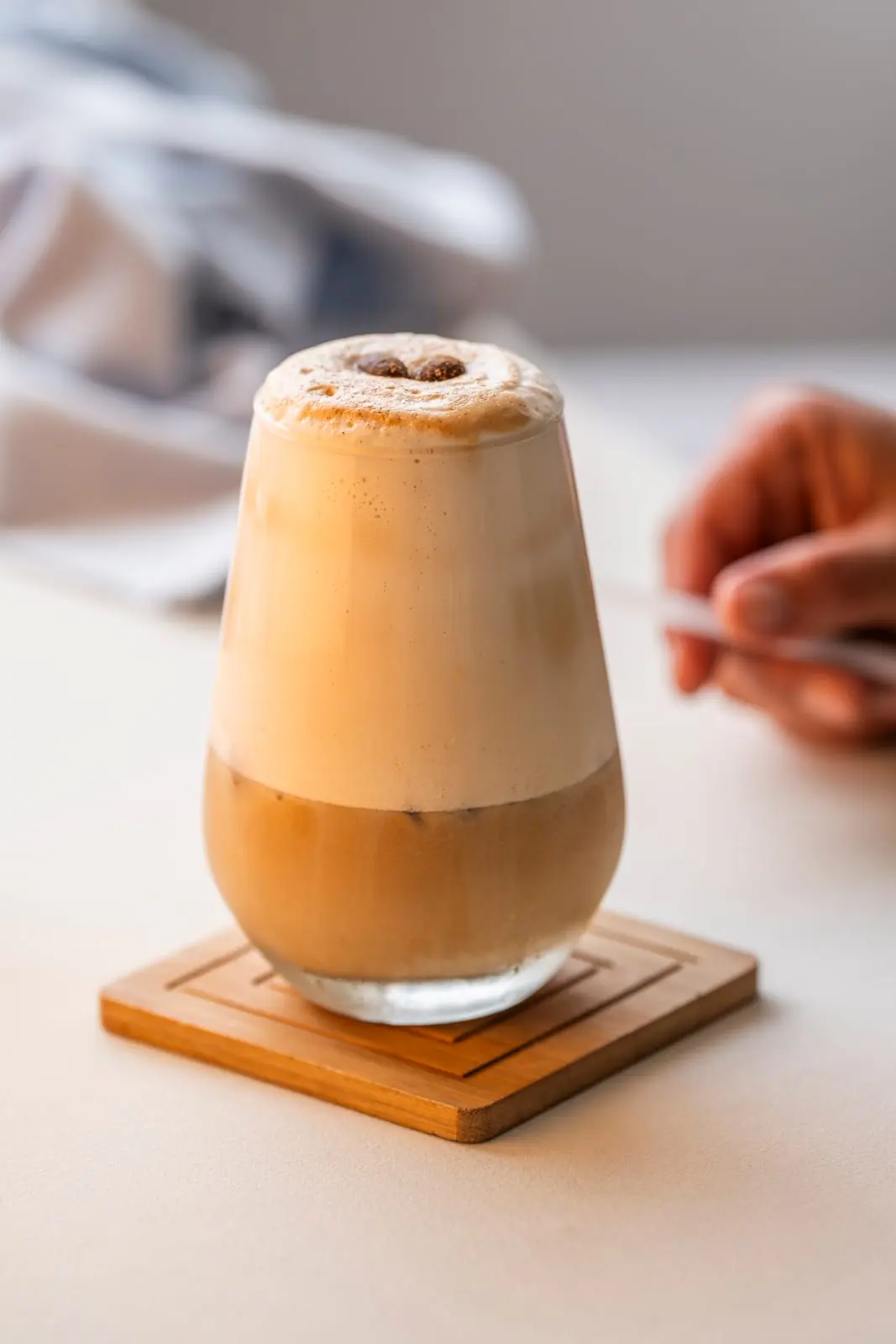 Latte frío en capas en Tamarinda, La Carolina