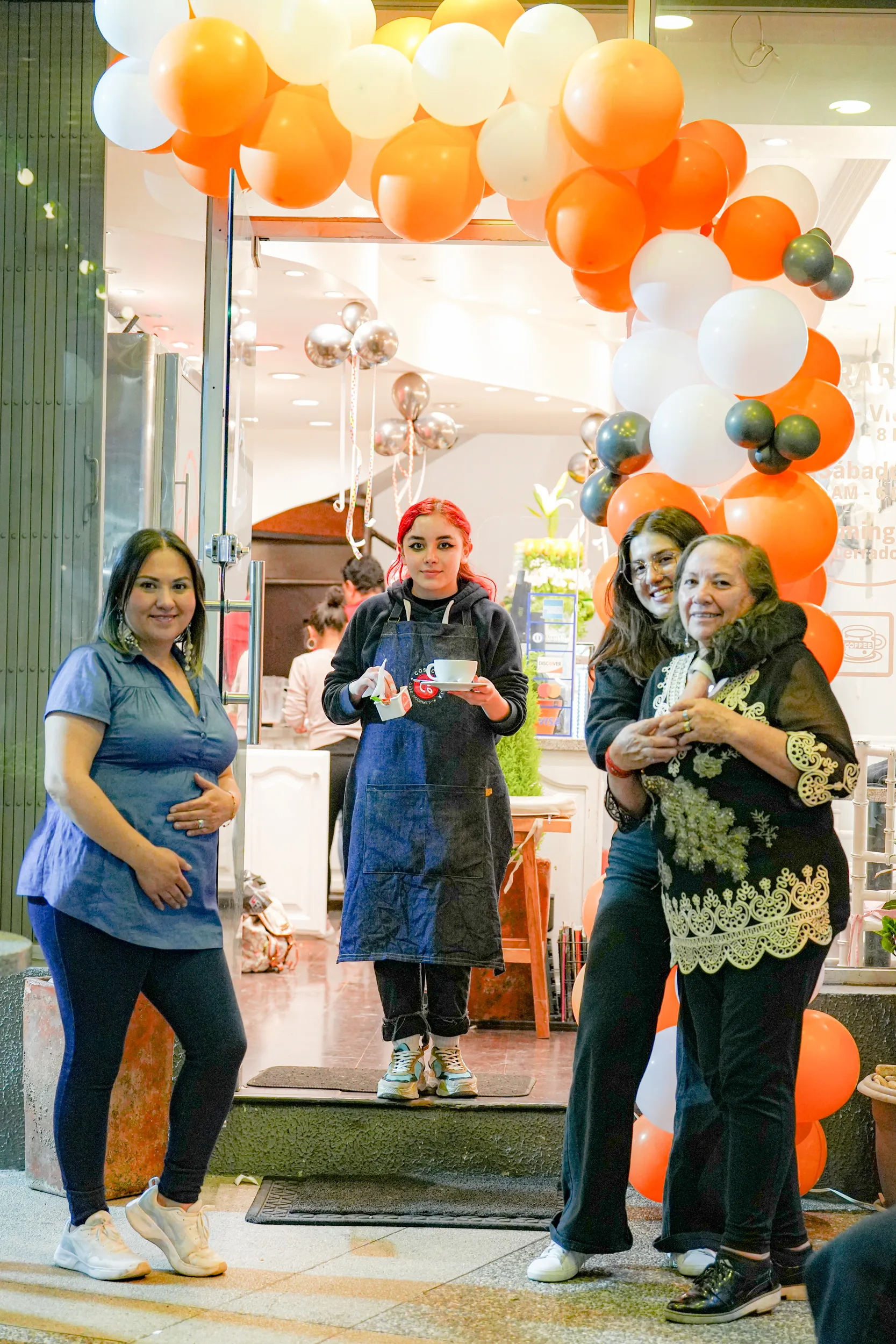 Invitados en una celebración dentro de Tamarinda en Quito