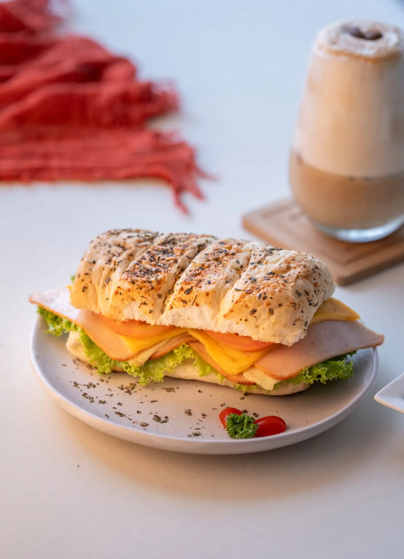 Combo Club House con sándwich, bebida y acompañamiento en La Carolina, Quito